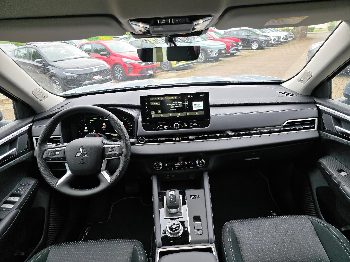 Mitsubishi Outlander 2.4L PHEV BASIS