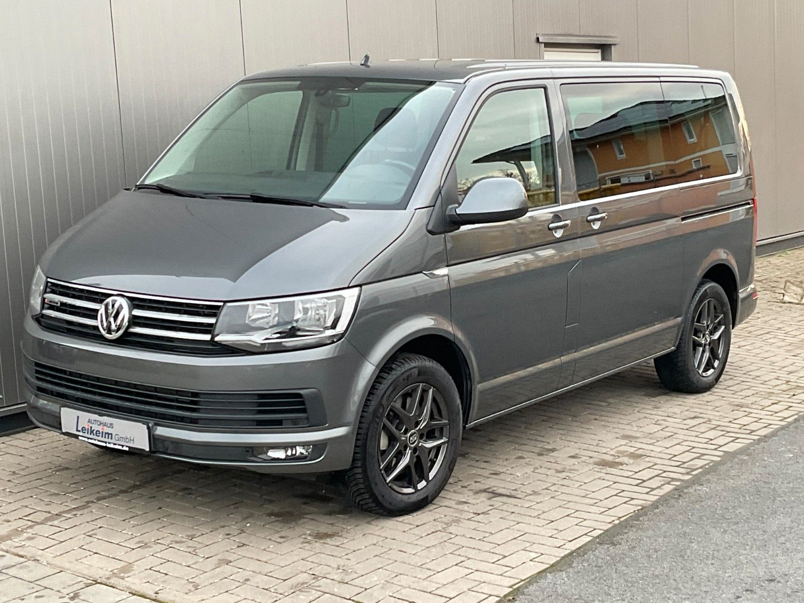 Gebrauchtwagen Volkswagen T6 Caravelle T6 Caravelle Comfortline 4Motion – AHK * NAVI * in Bamberg