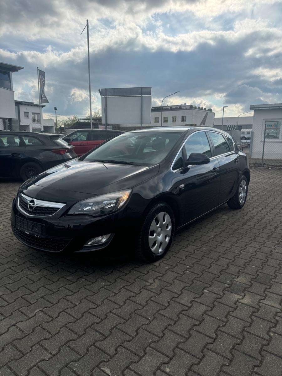 Opel Astra J Lim. 5-trg. Sport*PDC*SHZ*NAVI*SCHECKHEF