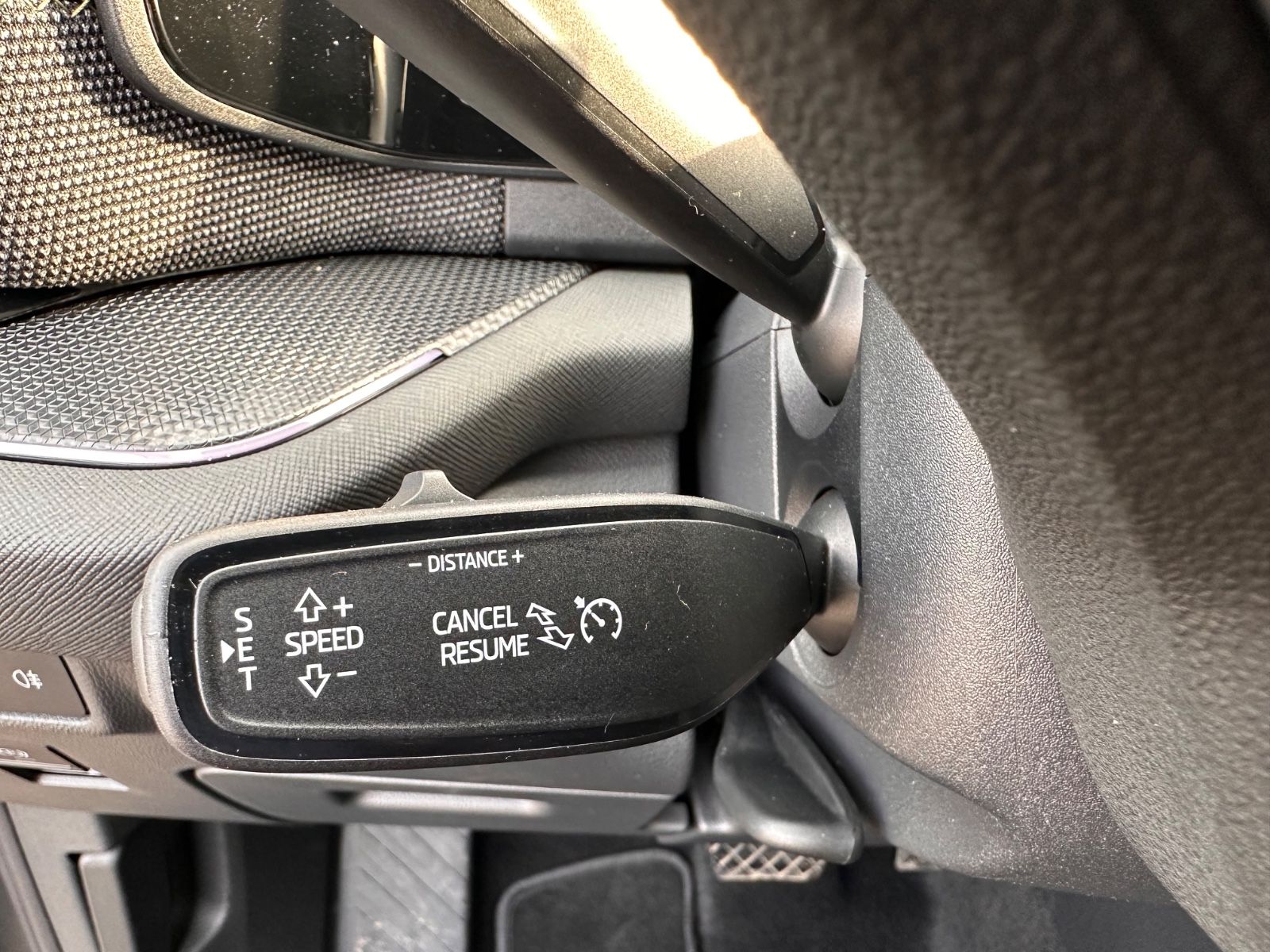 Fahrzeugabbildung SKODA Kodiaq 1.5 eTSI Selection DSG ACC/LED/PDC/SHZ