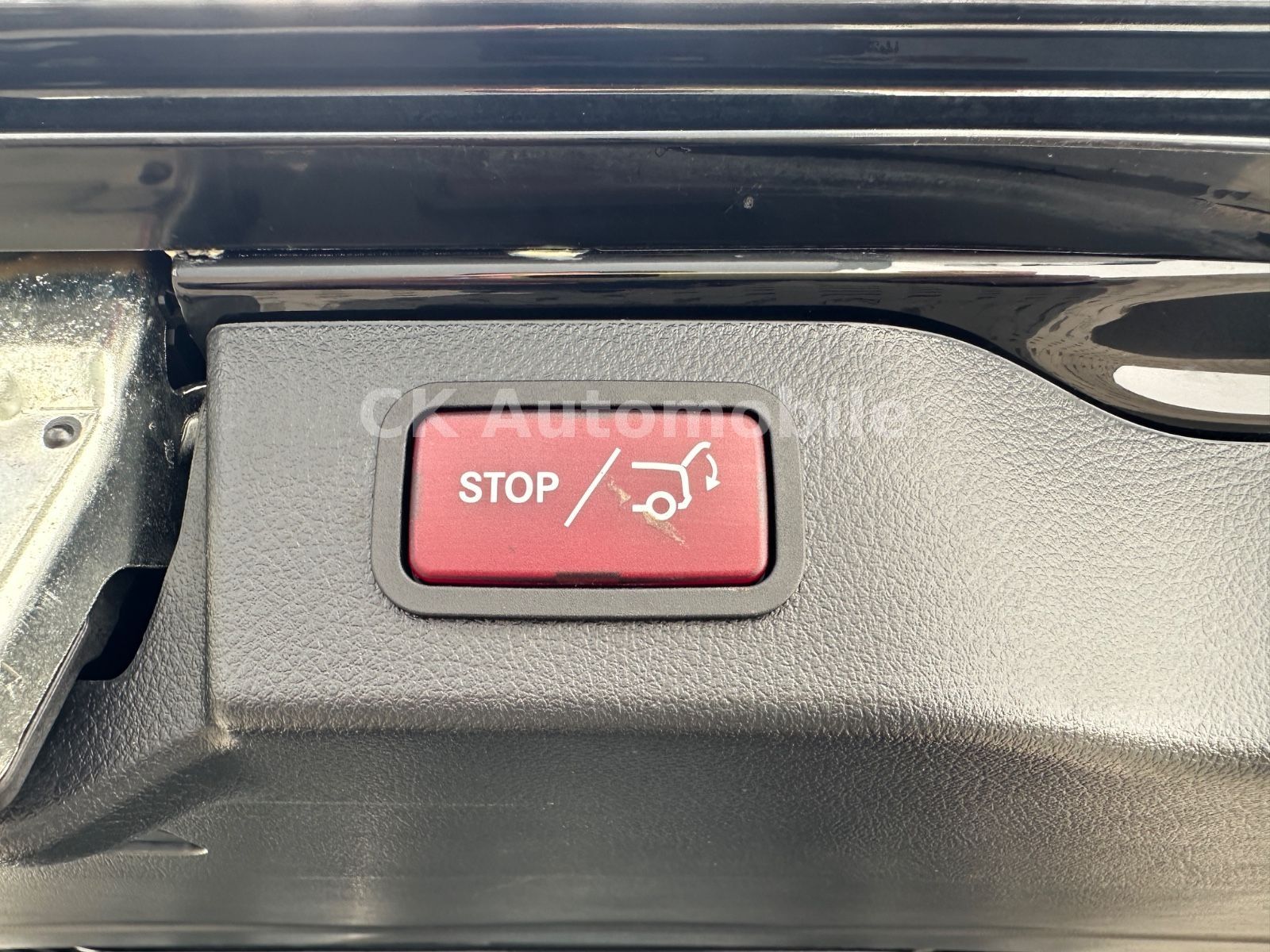 Fahrzeugabbildung Mercedes-Benz V 300d 4 Matic AVANTGARDE AMG-Line/6 Sitze/Pano