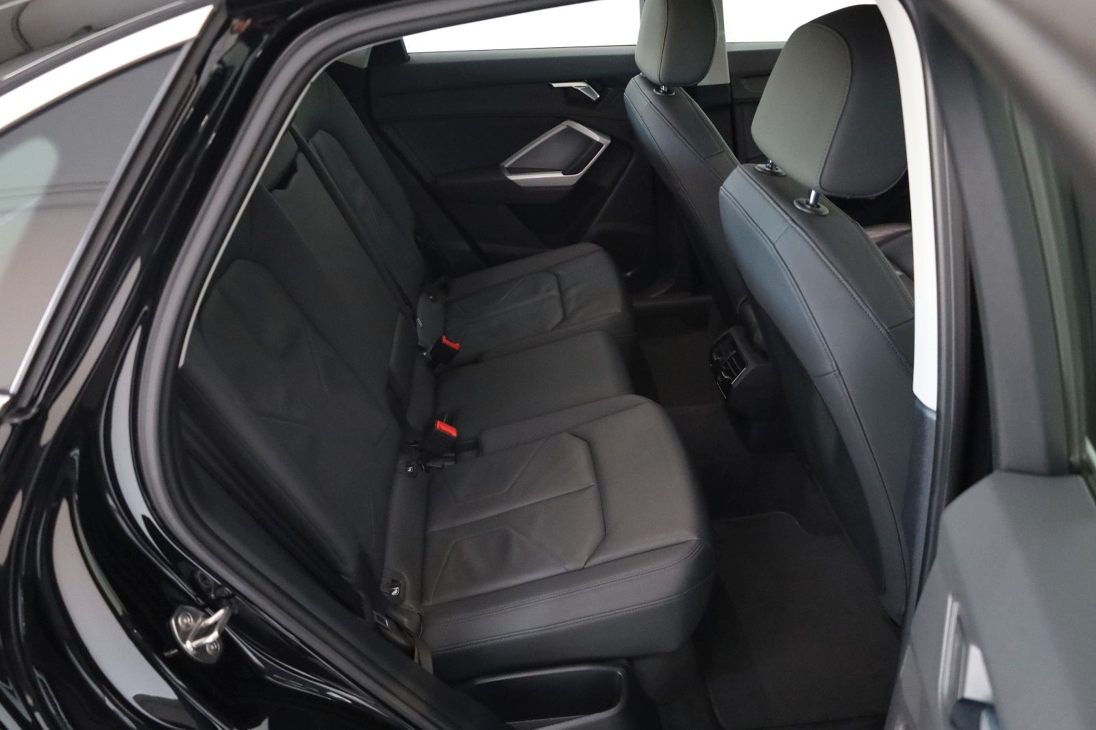 Fahrzeugabbildung Audi Q3 Sportback 35 TDI Leder,Navi,LED,Kamera,ACC