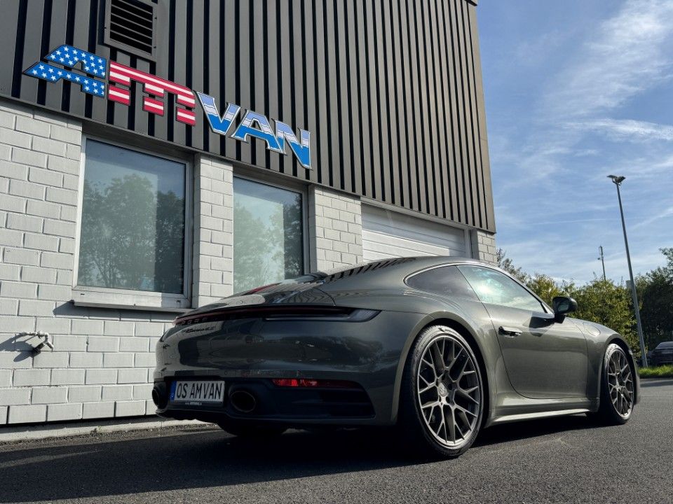 Fahrzeugabbildung Porsche 992 911 Carrera 4 S erste Hand uff approved