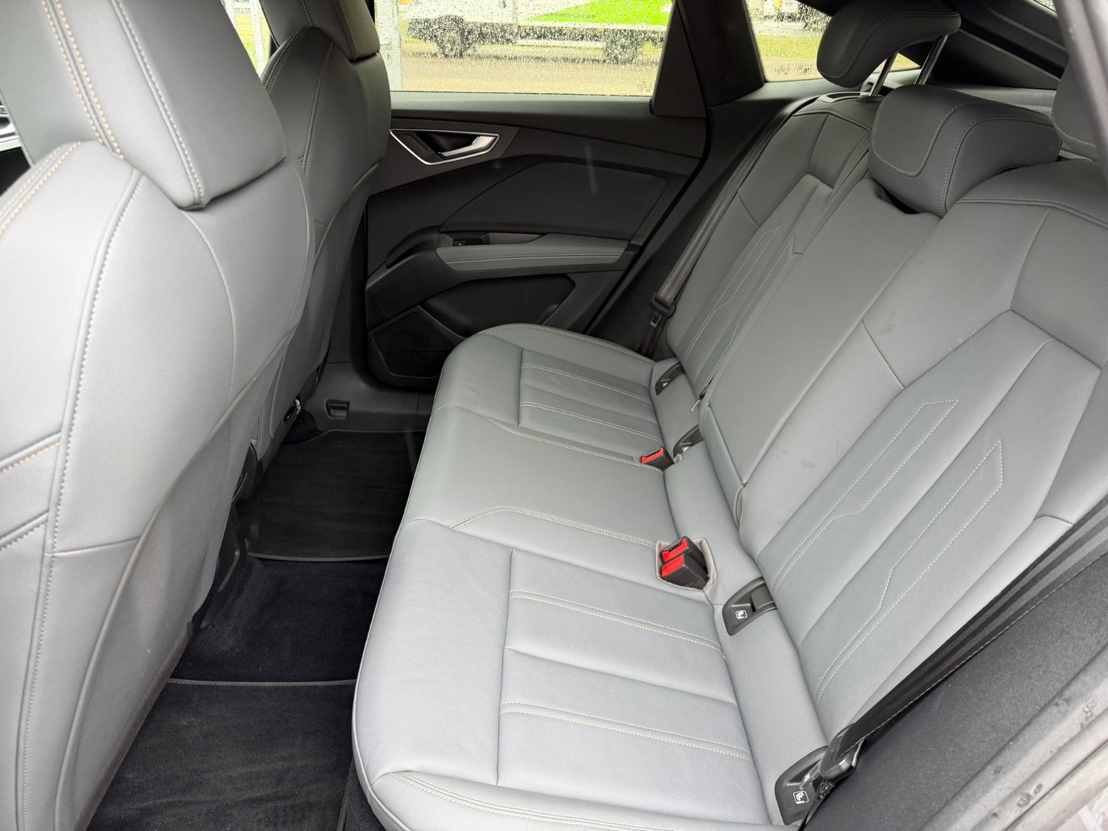 Fahrzeugabbildung Audi Q4 e-tron Sportback 50 Edition One quattro 220KW