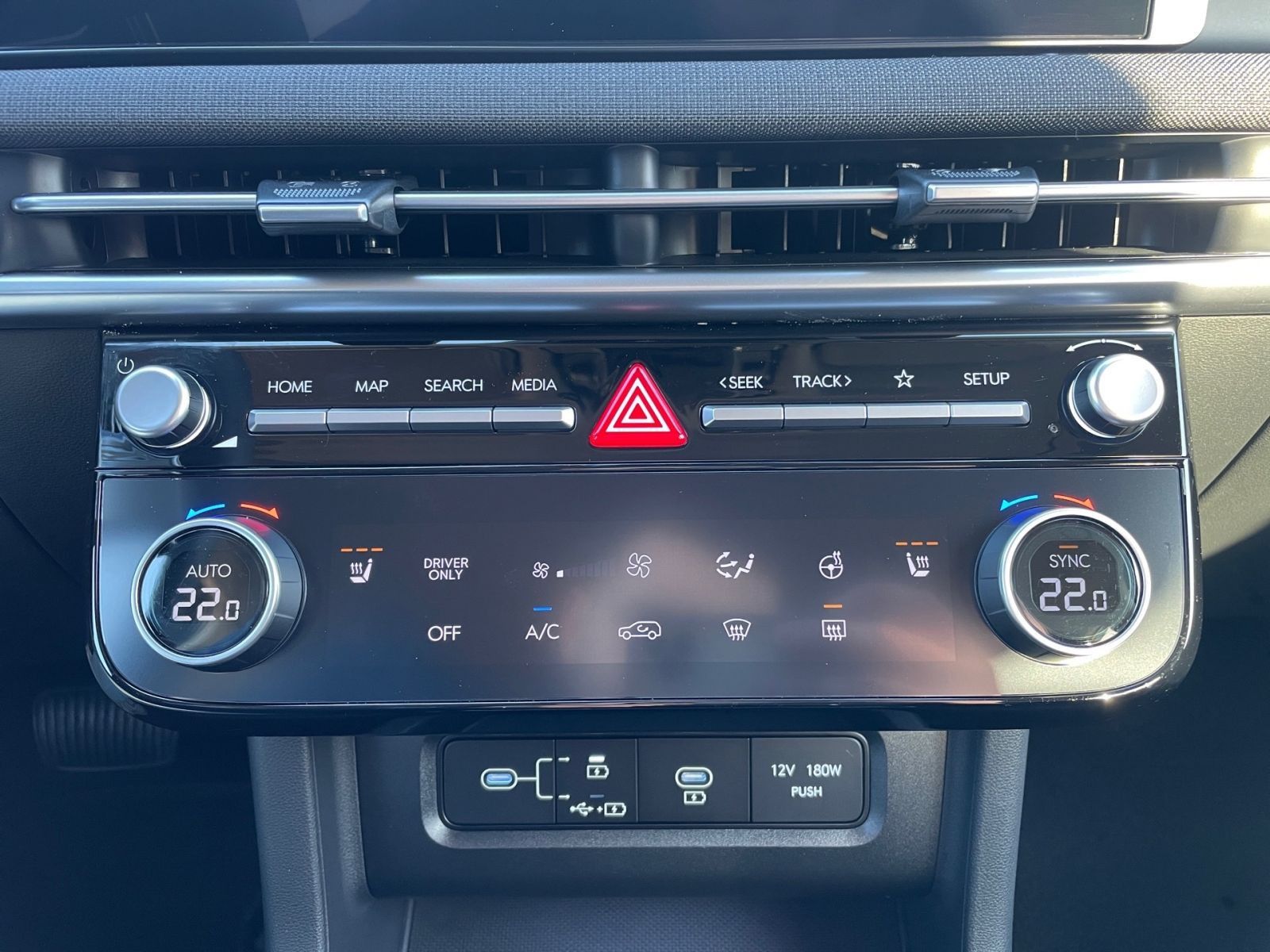 Fahrzeugabbildung Hyundai TUCSON 1.6 T-GDI Trend Hybrid Krell LED