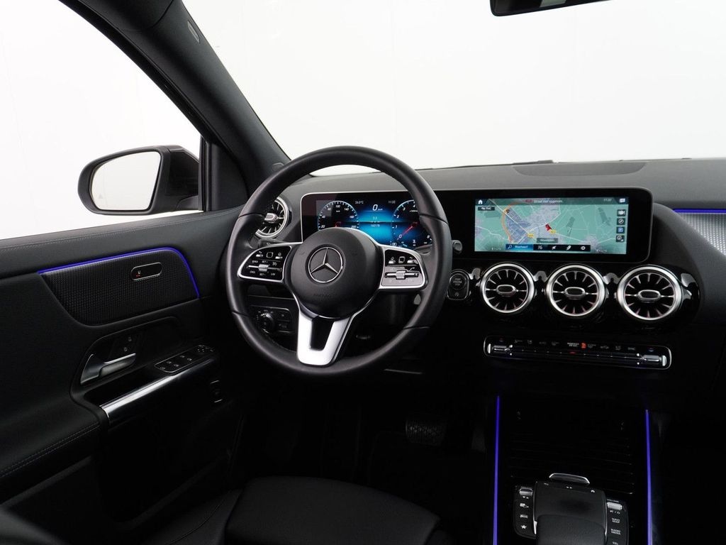 Mercedes-Benz GLA 200 Business Solution Luxury AMG Felgen MBUX