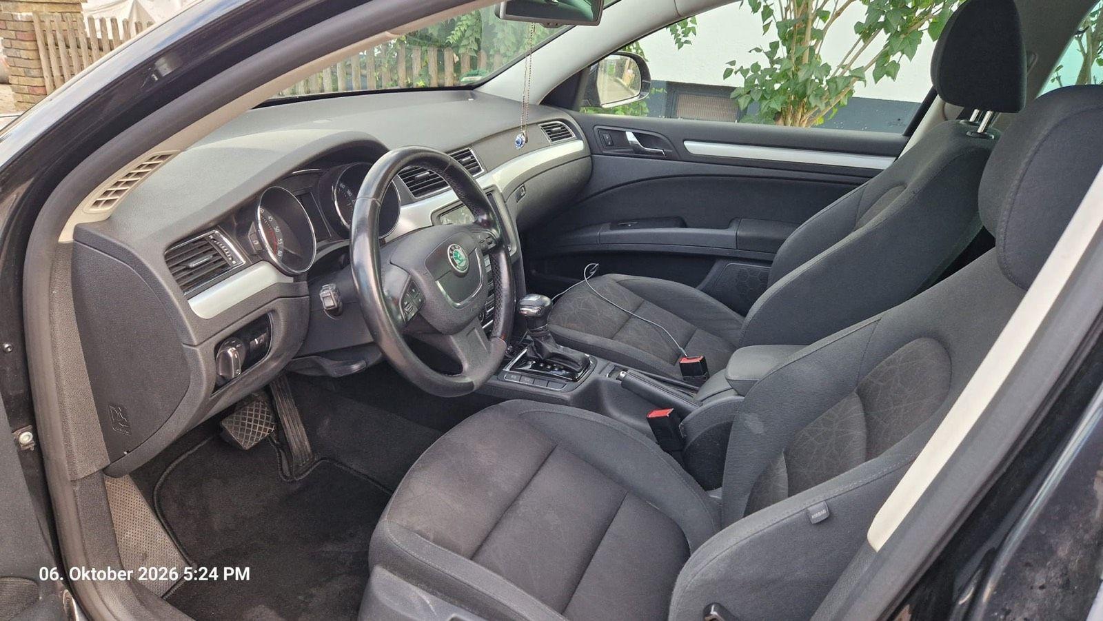 Skoda Superb 2011 — photo 6