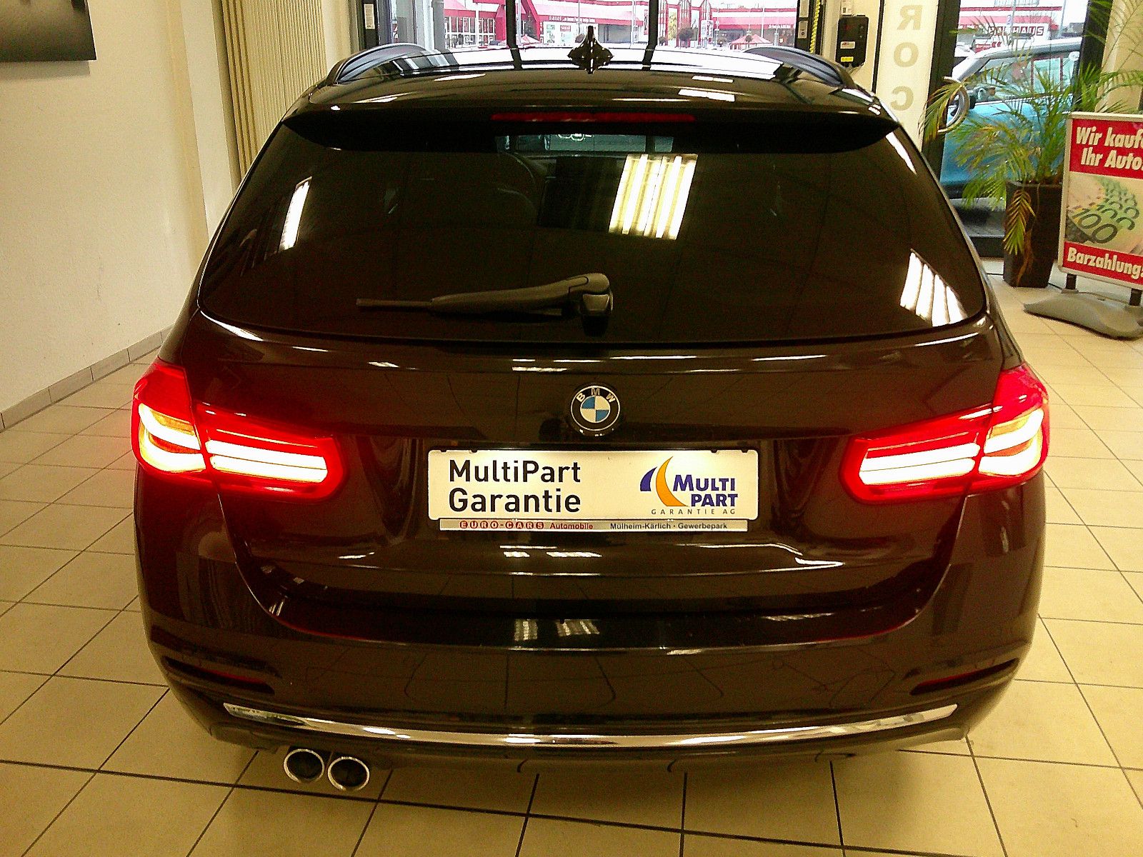 Fahrzeugabbildung BMW 320d xDrive Luxury Line / NAVI / LEDER /H&KSOUND