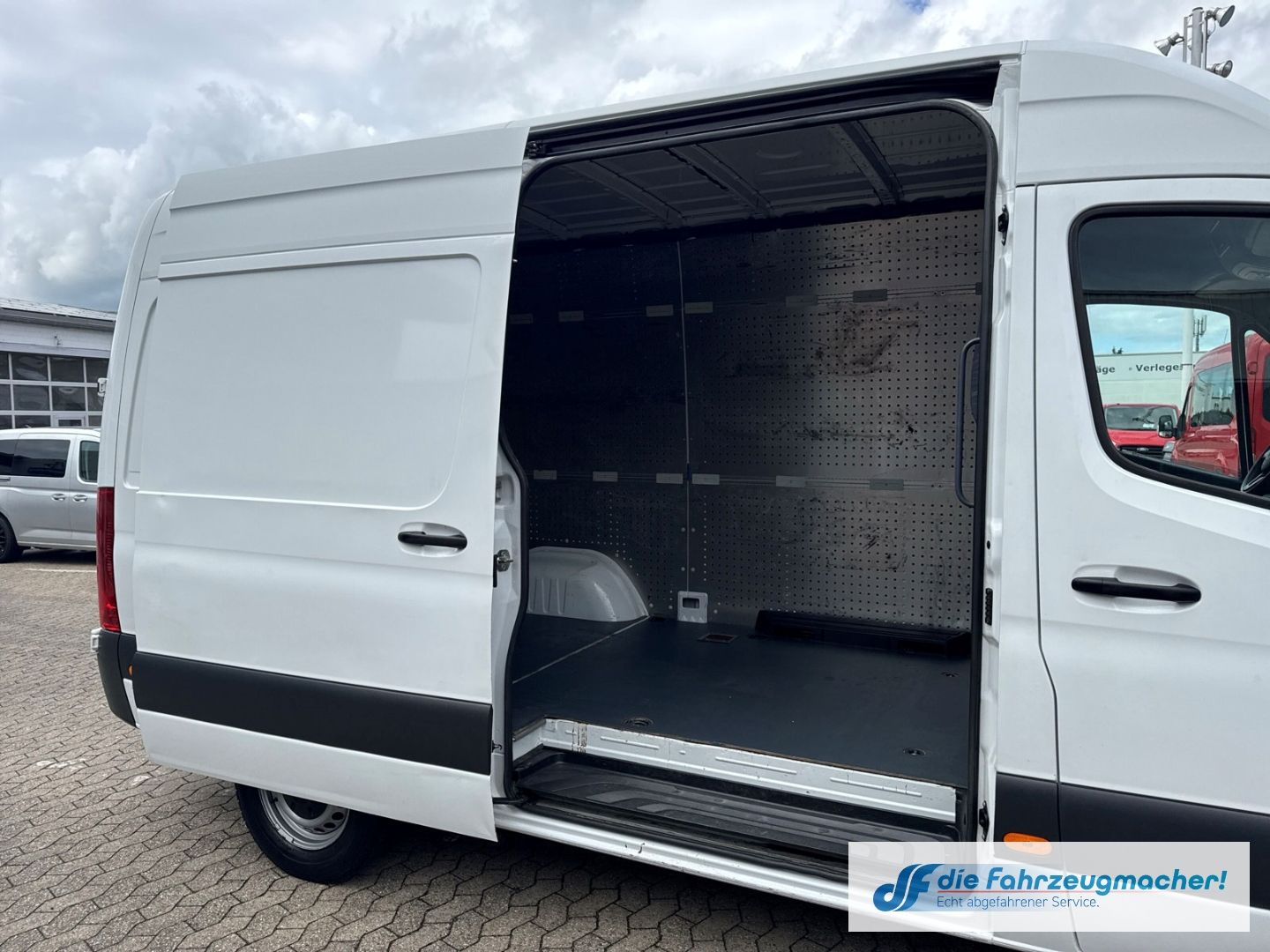 Fahrzeugabbildung Mercedes-Benz Sprinter Kasten 317CDI EU6d-T Lichtsensor el.S