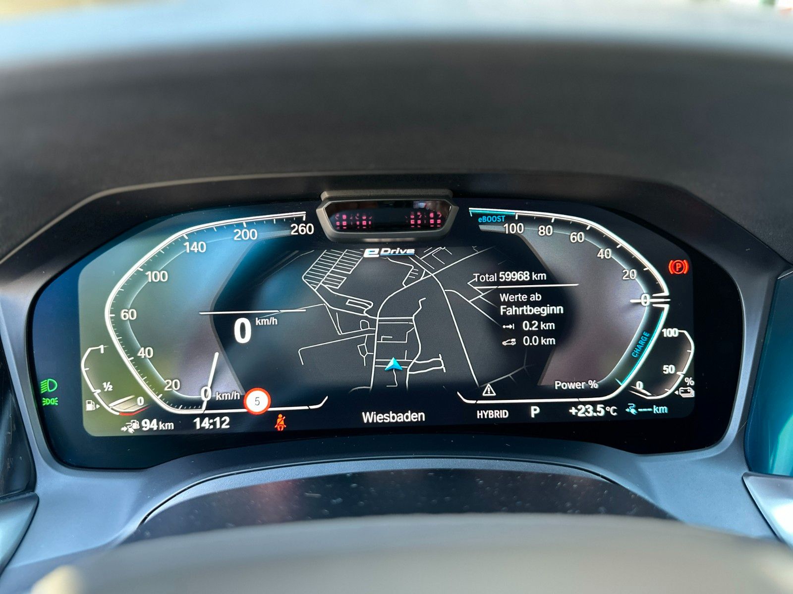 BMW 330e LC.PRO ACC LASER CARPLAY HUD HiFi KAMERA foto 15