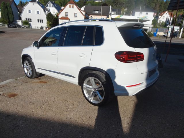 Fahrzeugabbildung Volkswagen Tiguan/R-Line/4Motion/AHK/Pano/Navi/Xenon/57.500