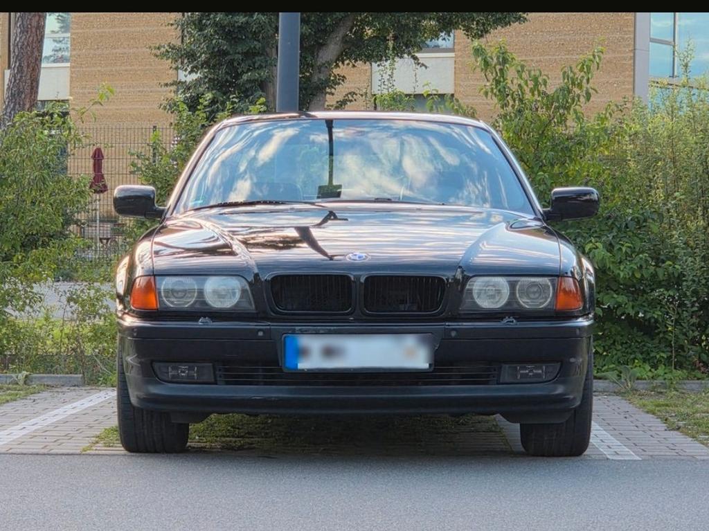 BMW 728