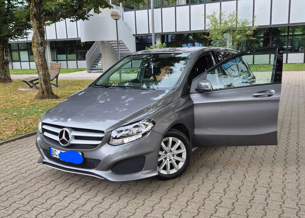 Image of Mercedes-Benz B 220