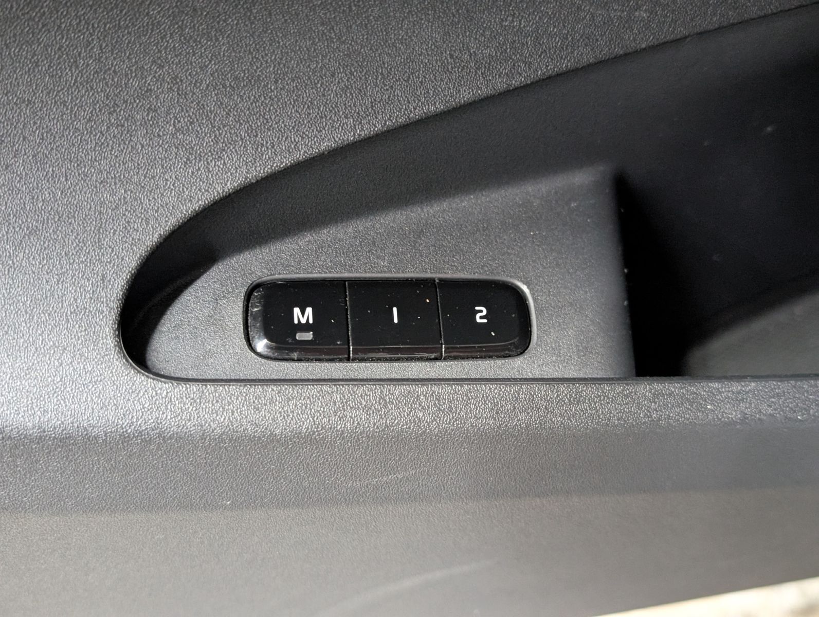 Fahrzeugabbildung Polestar 2 Range SoH 94% PILOT PLUS-PK PANO LED H&K WÄRME