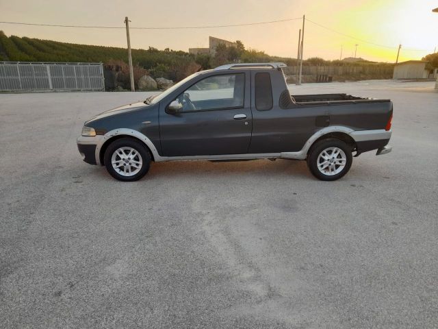 Fiat Strada 1.9MJT Pick-up Cabina Lunga Adventur