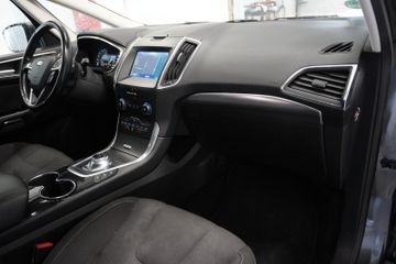 Ford S-Max - 11