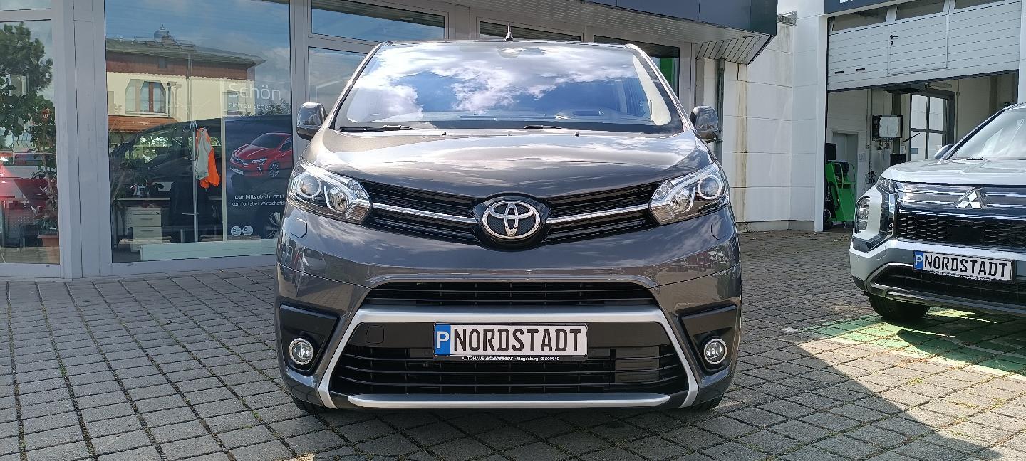 Toyota PROACE VERSO Executive Standheizung