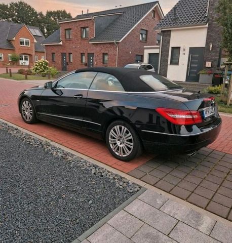 Mercedes-Benz Mercedes Benz E220 Cabrio Schwarz