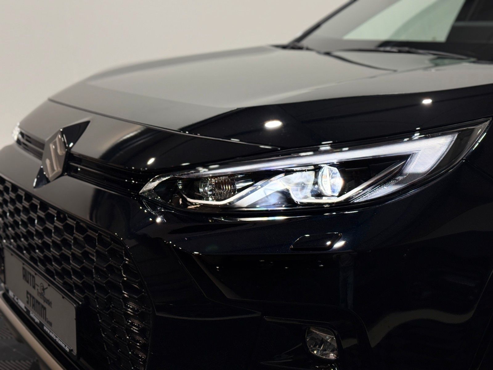 Fahrzeugabbildung Suzuki Across 2.5 Plug-In Hybrid Comfort+ E-Four