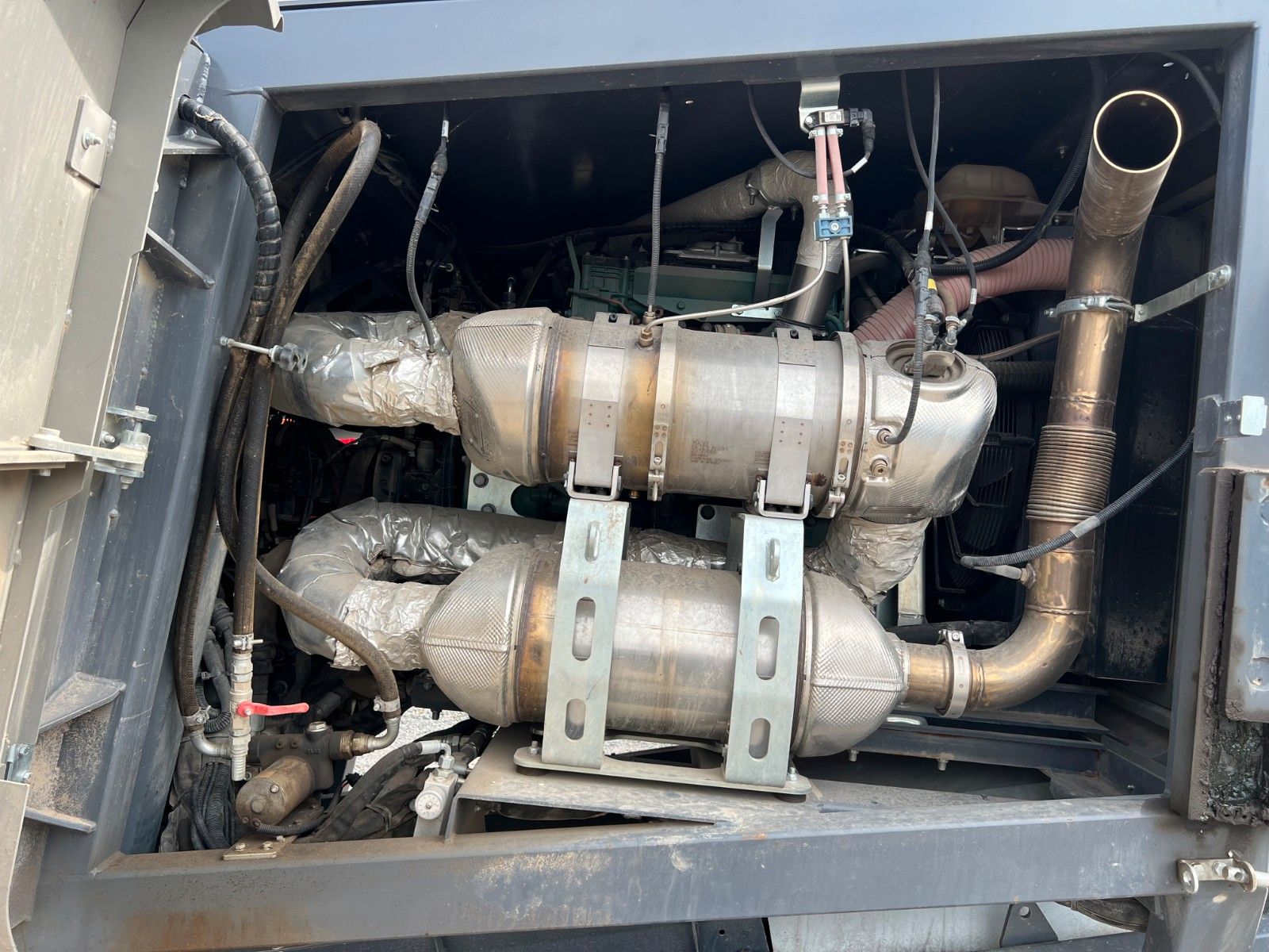 Fahrzeugabbildung Andere Komplet Krokodile / nur 76h! / 2022 / Schredder