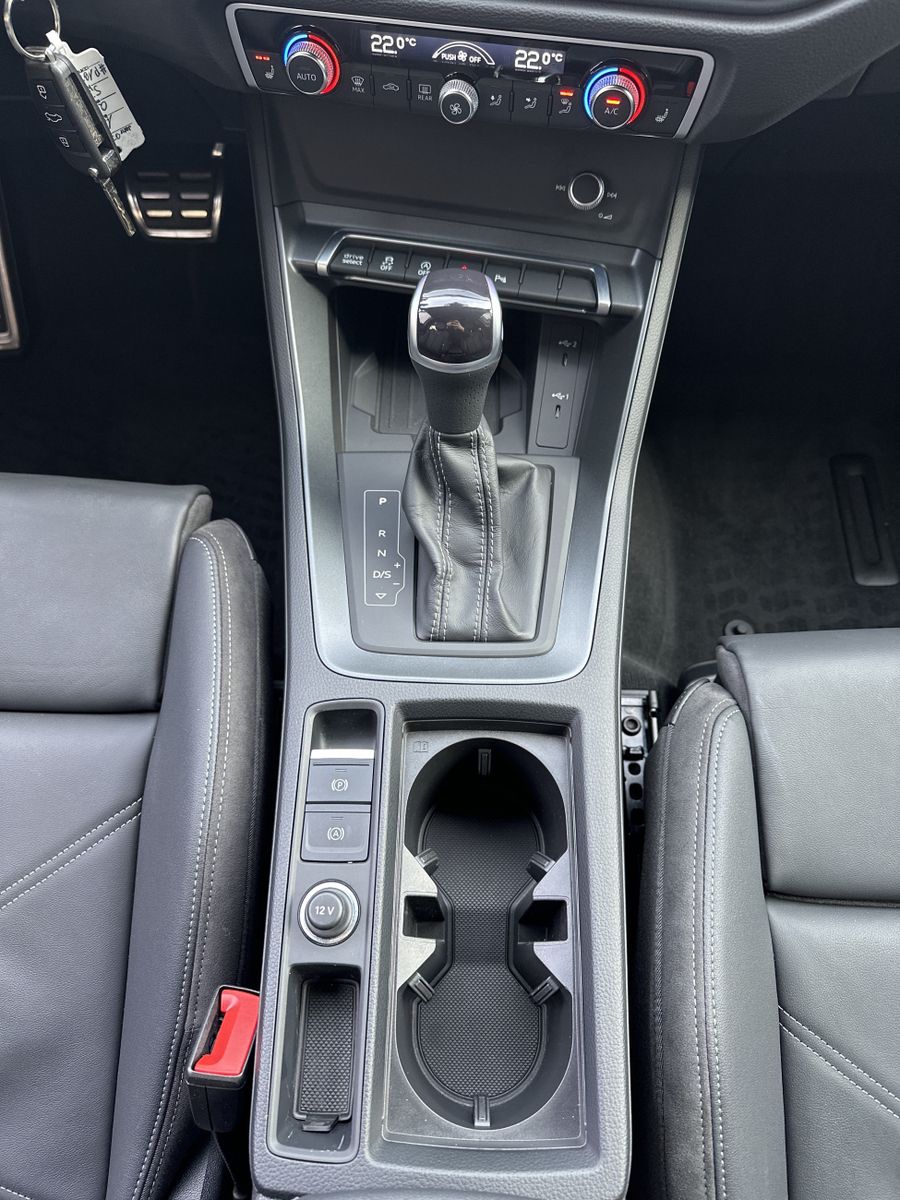 Fahrzeugabbildung Audi Q3 SpB 40 TDI Qu S-Line Black NAV+LED+V-COCKPIT