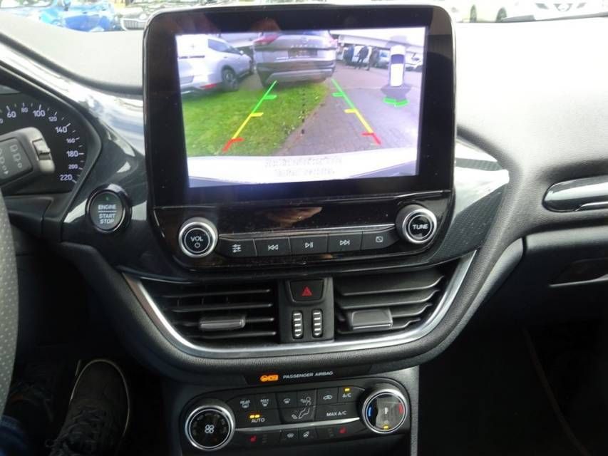 Fahrzeugabbildung Ford Fiesta 1.0 EcoBoost M-Hybrid ST-Line