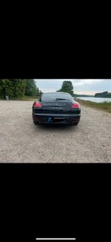 Porsche Panamera 4S S - Porsche Panamera: Schwarz
