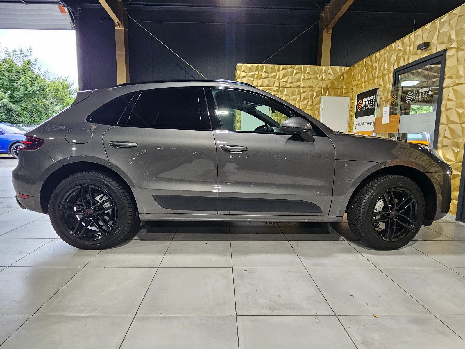 Fahrzeugabbildung Porsche Macan S /SPORT-DESIGN/PANO/CARBON/360°/LED/BOSE/