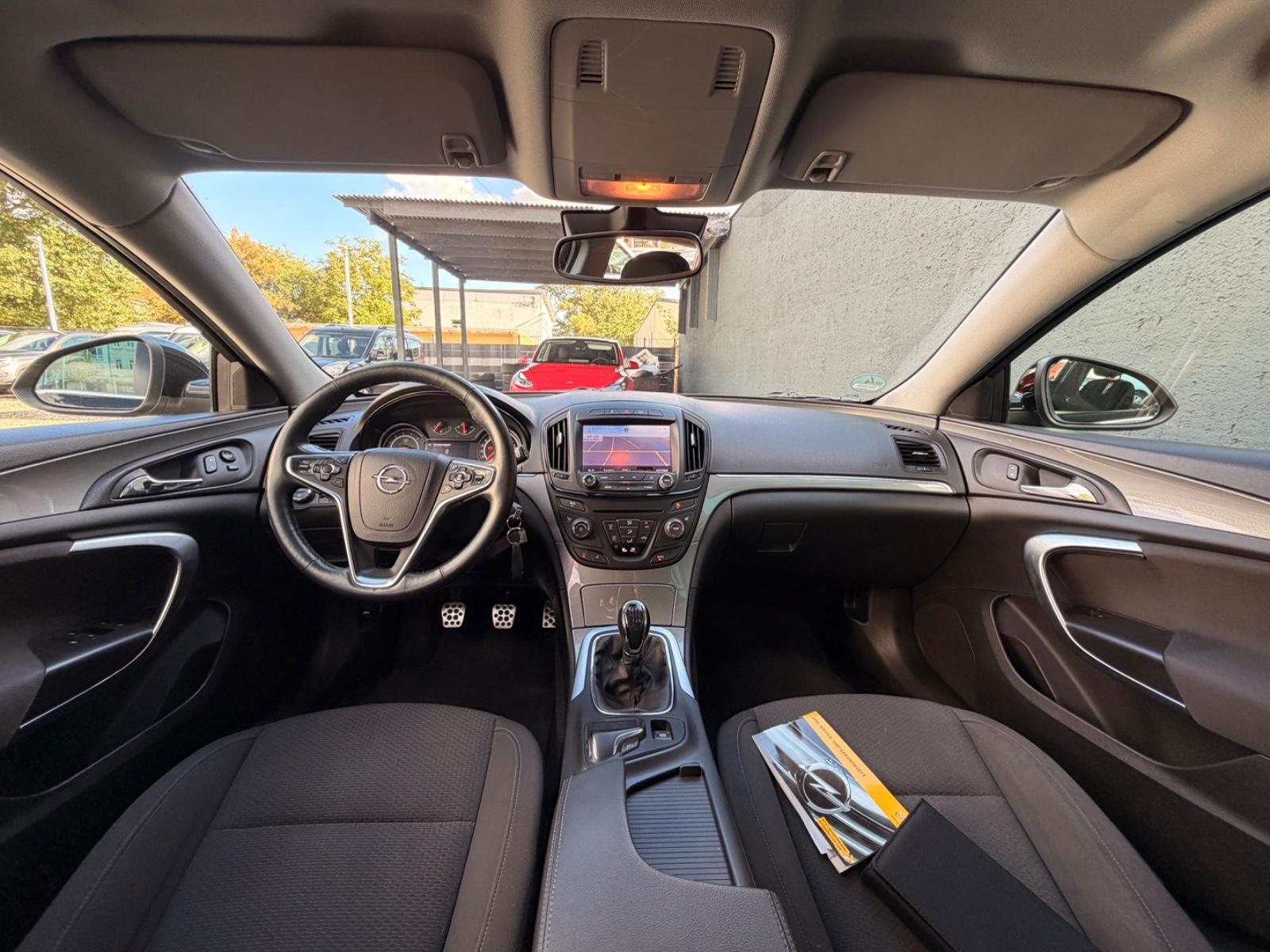 Opel Insignia ST 140*BiXenon*Sitzhz*AHK*ZR Neu*PDC*1A