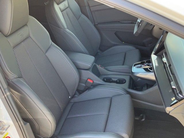 Fahrzeugabbildung Audi Q4 e-tron Sportback 40 e-tron S line, Matrix LED