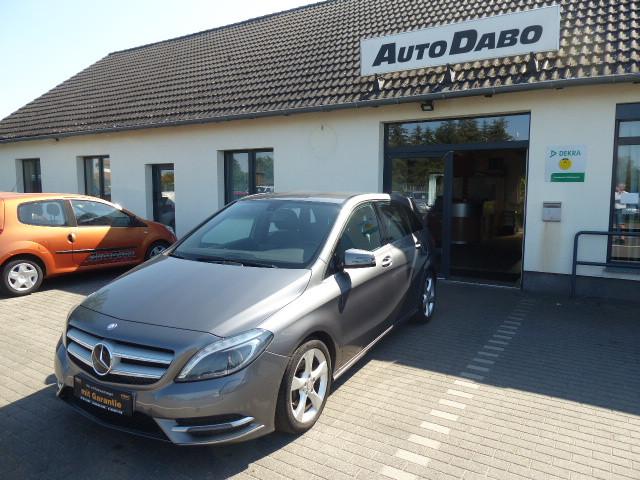 Mercedes-Benz B 180
