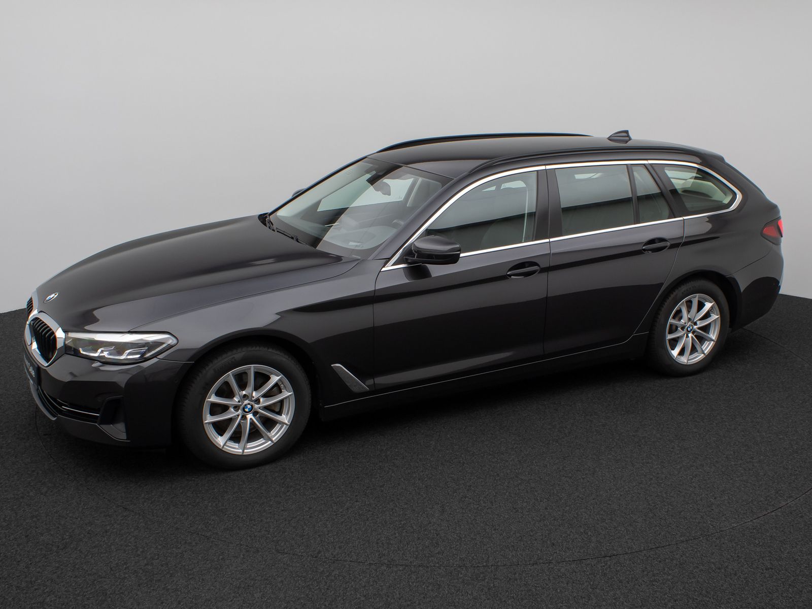 Fahrzeugabbildung BMW 520d xD Kamera HUD DAB HiFi Belüftung Leder Komf