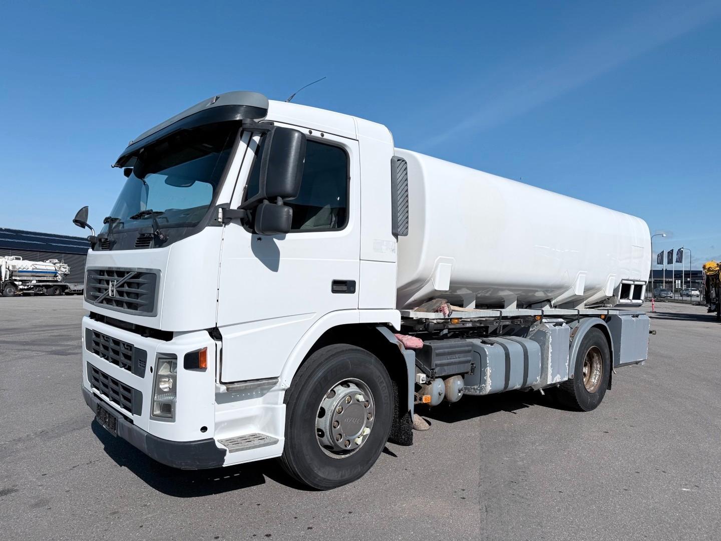 Volvo FM 9/260 4x2 12.865 L ADR Tanktruck