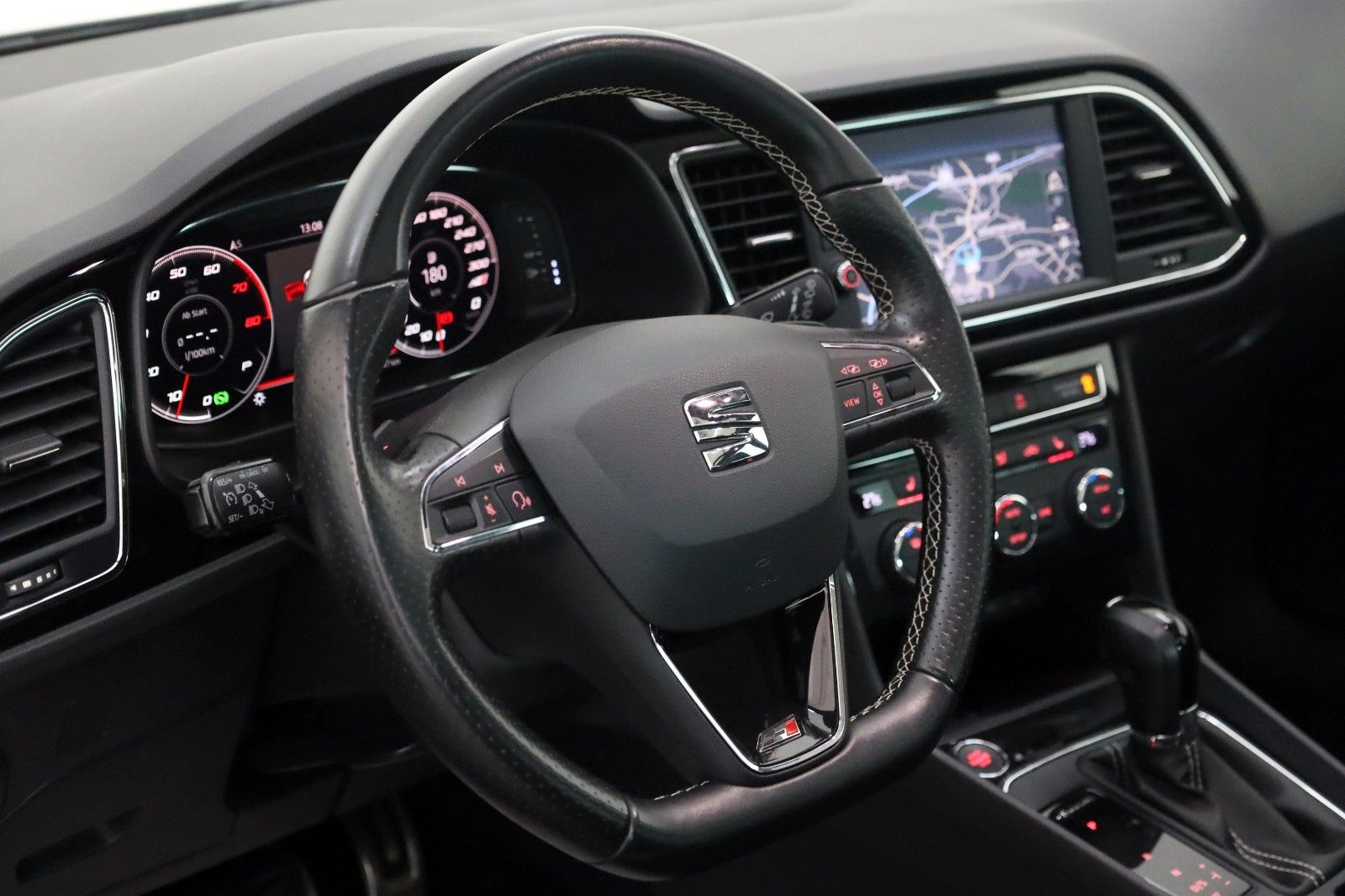 Fahrzeugabbildung SEAT Leon ST Cupra 300 4Drive TLeder,Navi,LED,PanDach