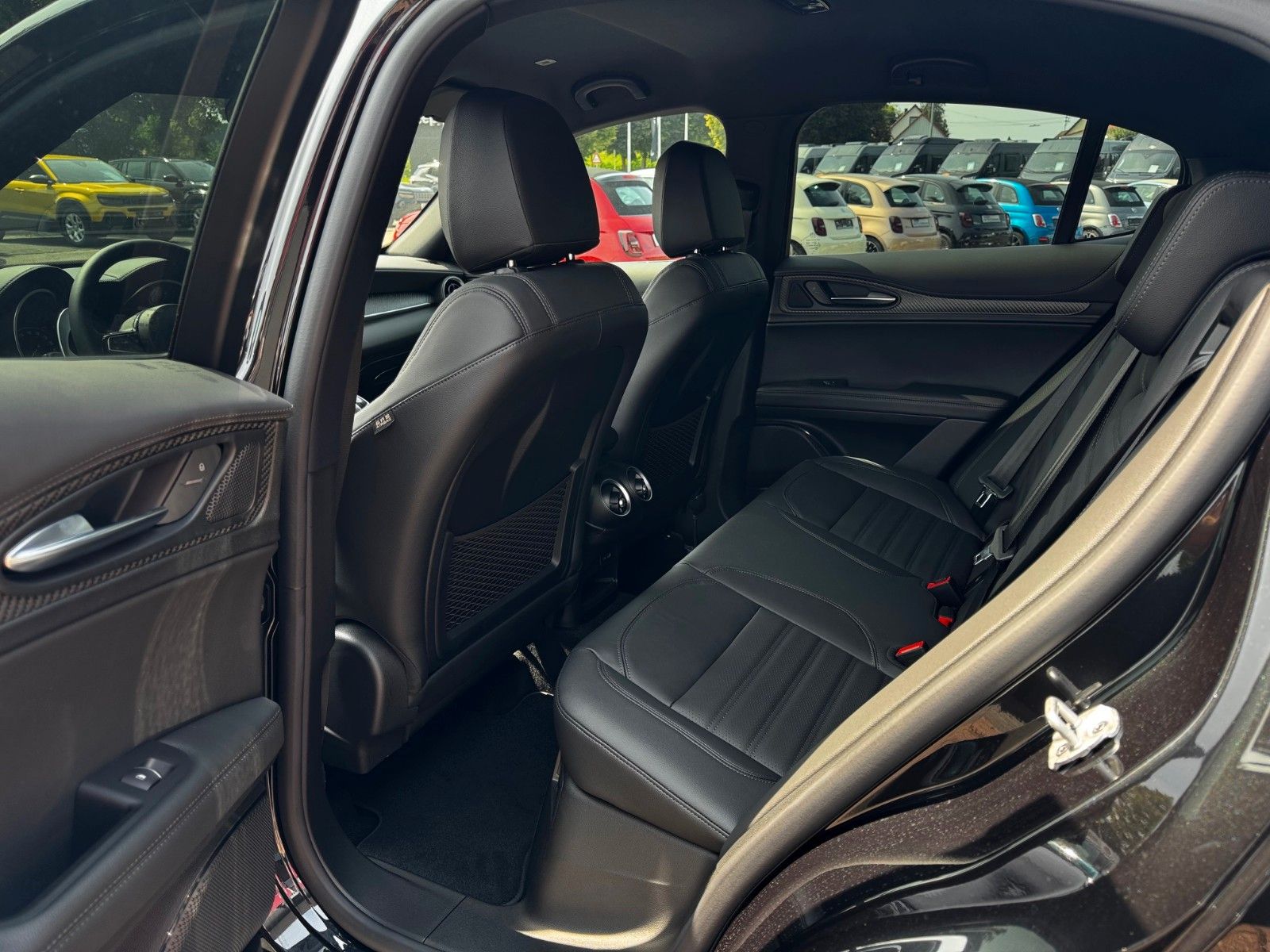 Fahrzeugabbildung Alfa Romeo Stelvio 2.9 V6 Bi-T.  Quadrifoglio NAVI ALLRAD