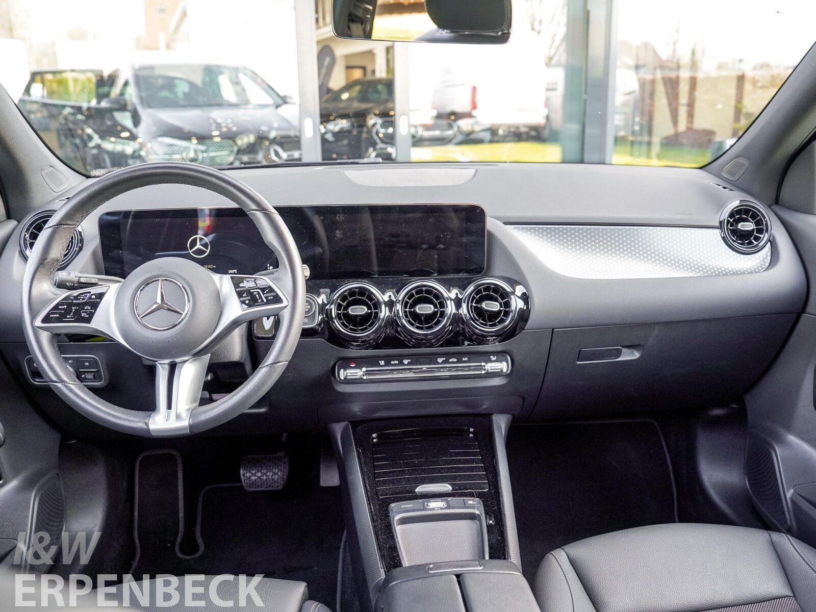 Fahrzeugabbildung Mercedes-Benz GLA 200 7G Kamera MBUX-Premium el.Heckklappe SHZ
