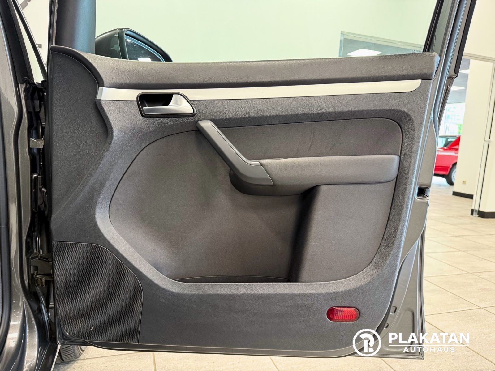 Fahrzeugabbildung Volkswagen Touran Zahnriemen Neu, Parksensoren, TÜV Neu,