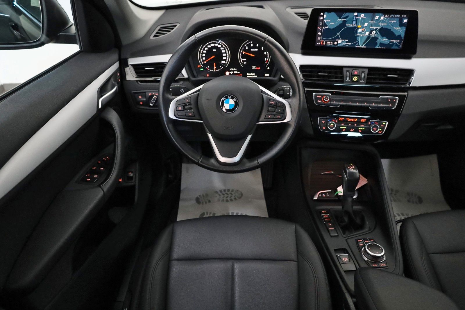 Fahrzeugabbildung BMW X1 xDrive 25 e Advantage,Leder,Navi,LED,HUD,SH