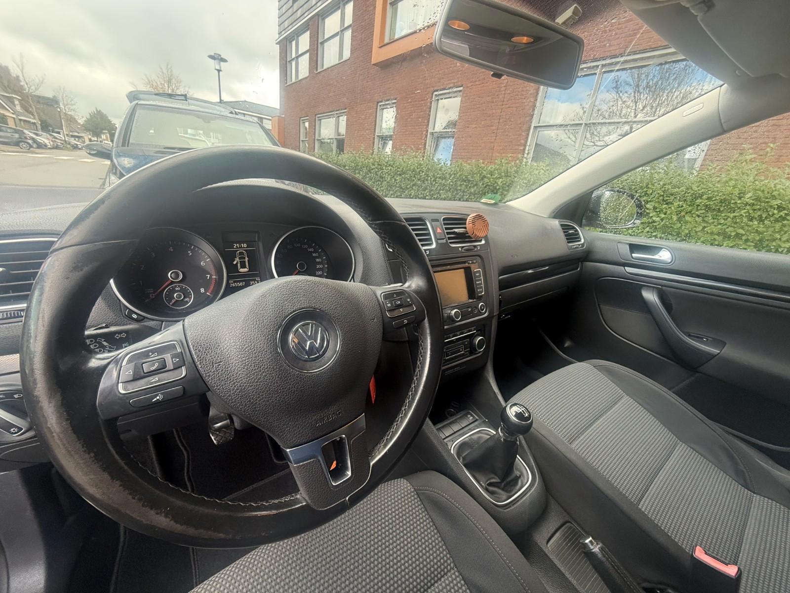 Volkswagen Golf 2011 — photo 9