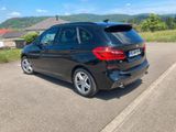 BMW 220i Active Tourer M Sport | LED | 8fach bereift - BMW 220 Active Tourer aus 2018