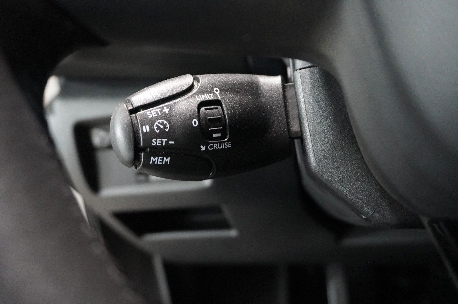 Fahrzeugabbildung Citroën C5 Aircross 1.2T FEEL PACK NAVI/LED/KAMERA/VIRT.