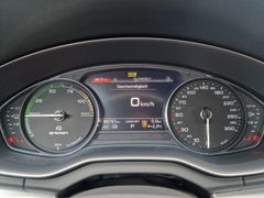 Fahrzeugabbildung Audi Q5 50 TFSIe quattro advanced LED SiHz PDC DAB