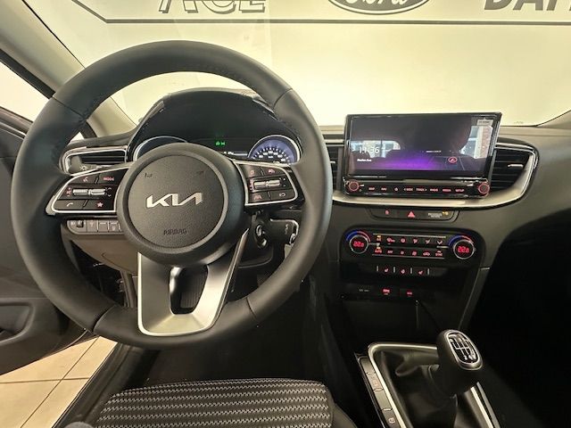 Fahrzeugabbildung Kia Ceed_sw Vision SHZ LED Navi Tempomat DAB PDC