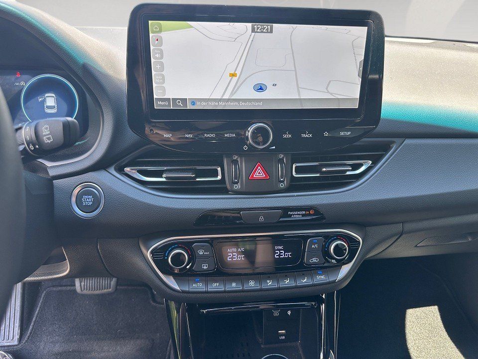 Fahrzeugabbildung Hyundai i30 Kombi 1.0T 100PS DCT ADVANTAGE Plus-Paket