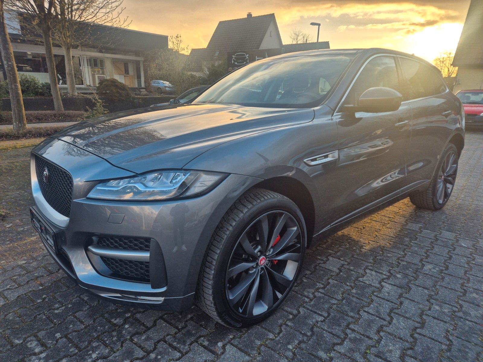JAGUAR F-Pace
