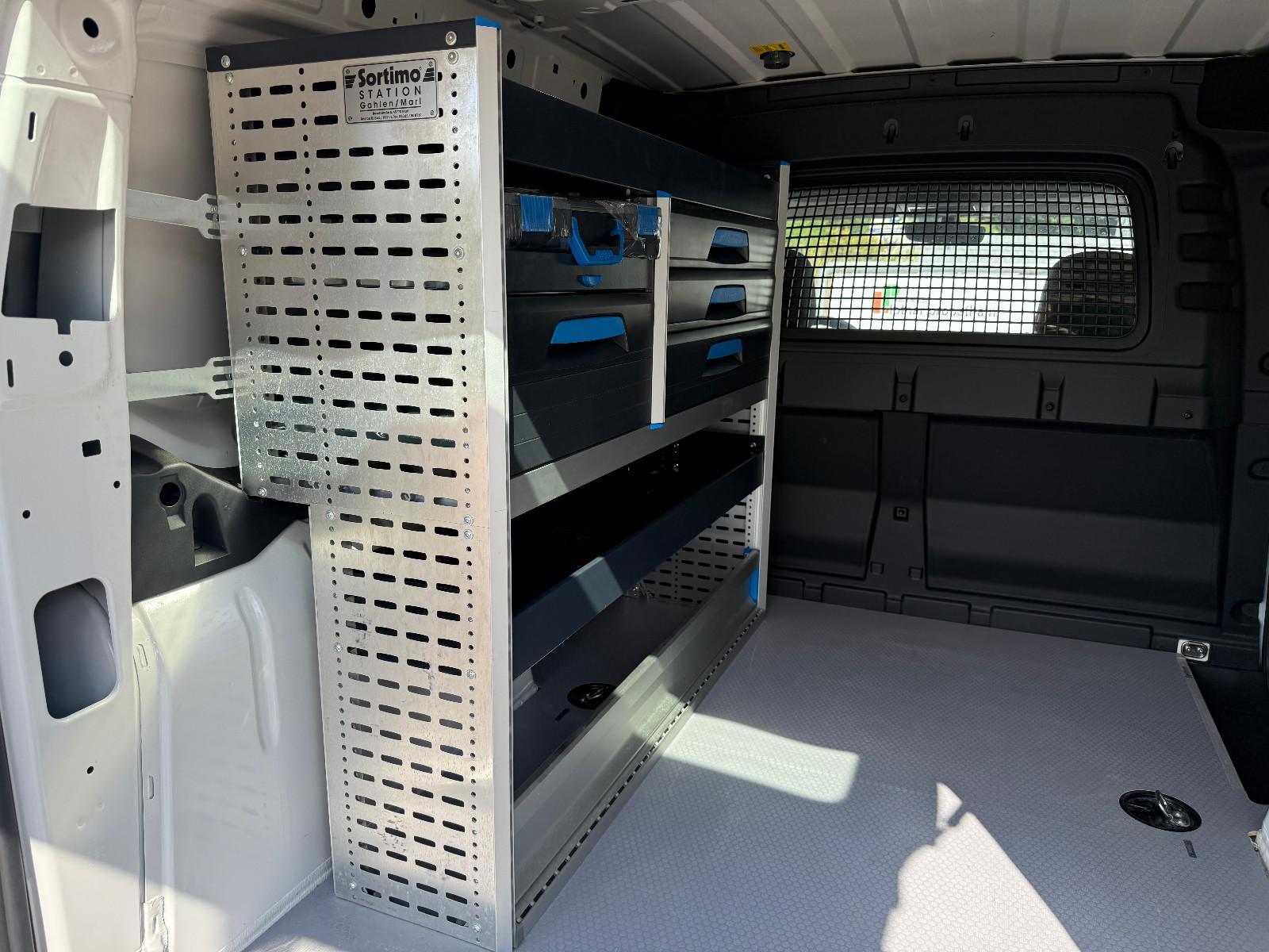 Volkswagen Caddy Cargo + 1. Hand + Sortimo + Navi +