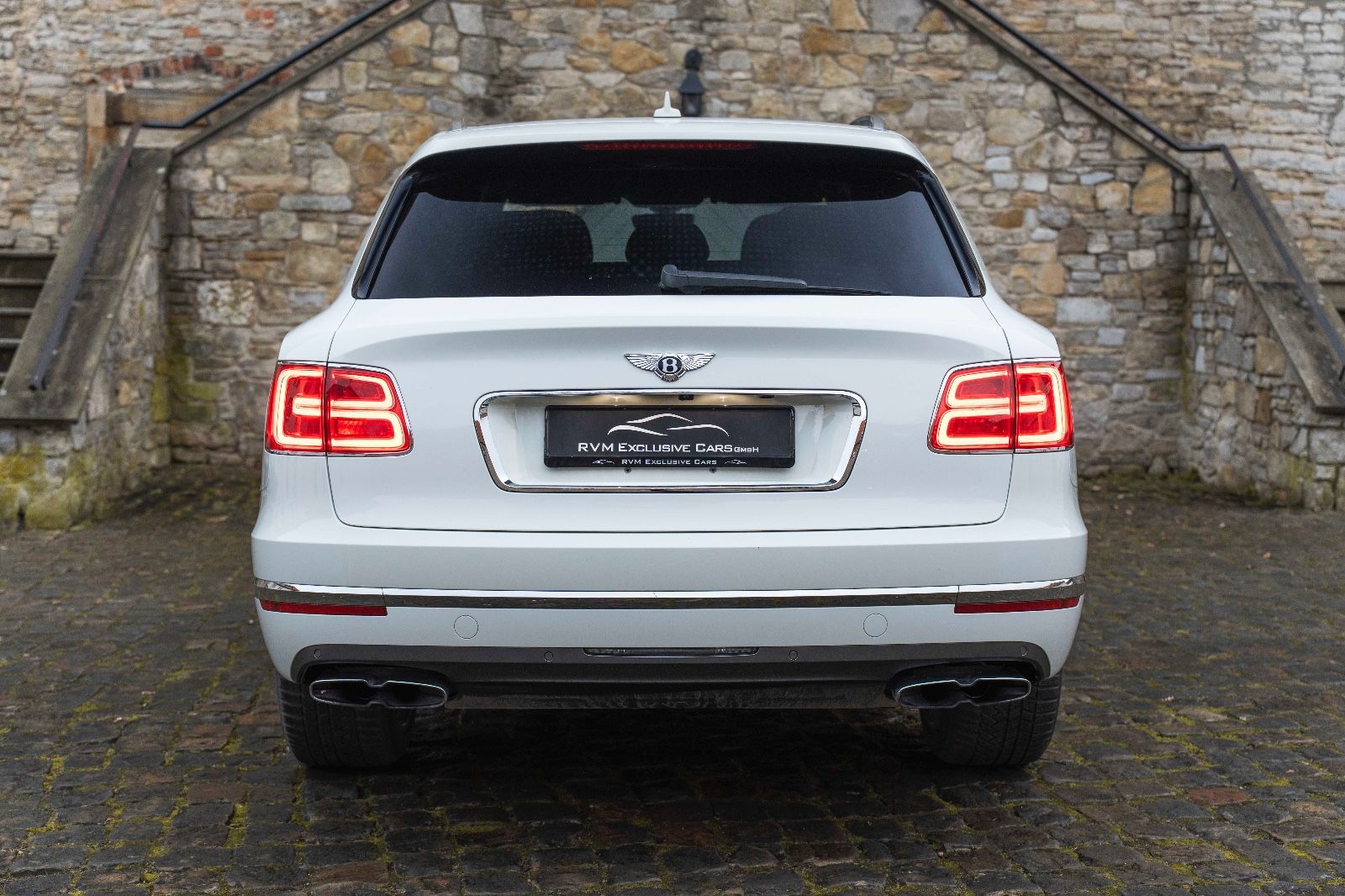 Fahrzeugabbildung Bentley Bentayga V8 HUD 360° MASSAGE ACC TOTW