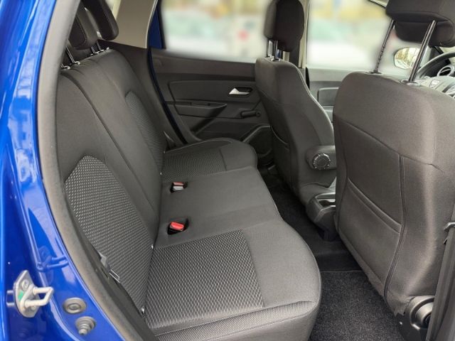 Fahrzeugabbildung Dacia Duster 4x2 Comfort Music Tce 90 4x2 SHZ+KLIMAAUT