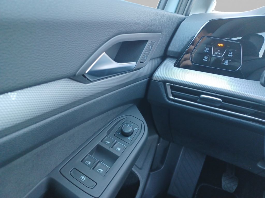Fahrzeugabbildung Volkswagen Golf 1.5 TSI OPF Style, Shzg, LED Plus, Climatro