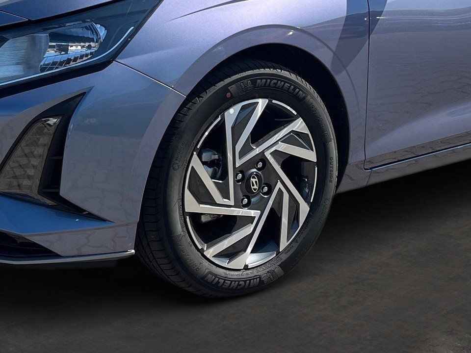 Fahrzeugabbildung Hyundai i20 1.0T 100PS DCT Trend Komfort Bose